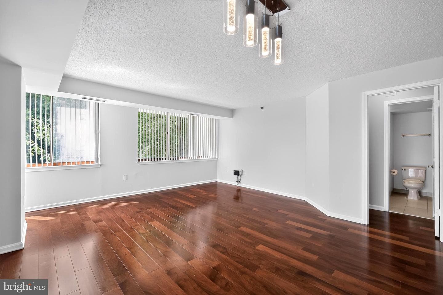 10101 Grosvenor Place #305, Rockville