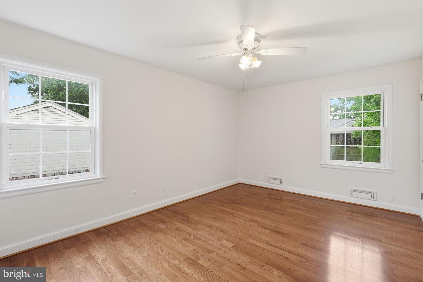 9706 Dameron Drive photo 12