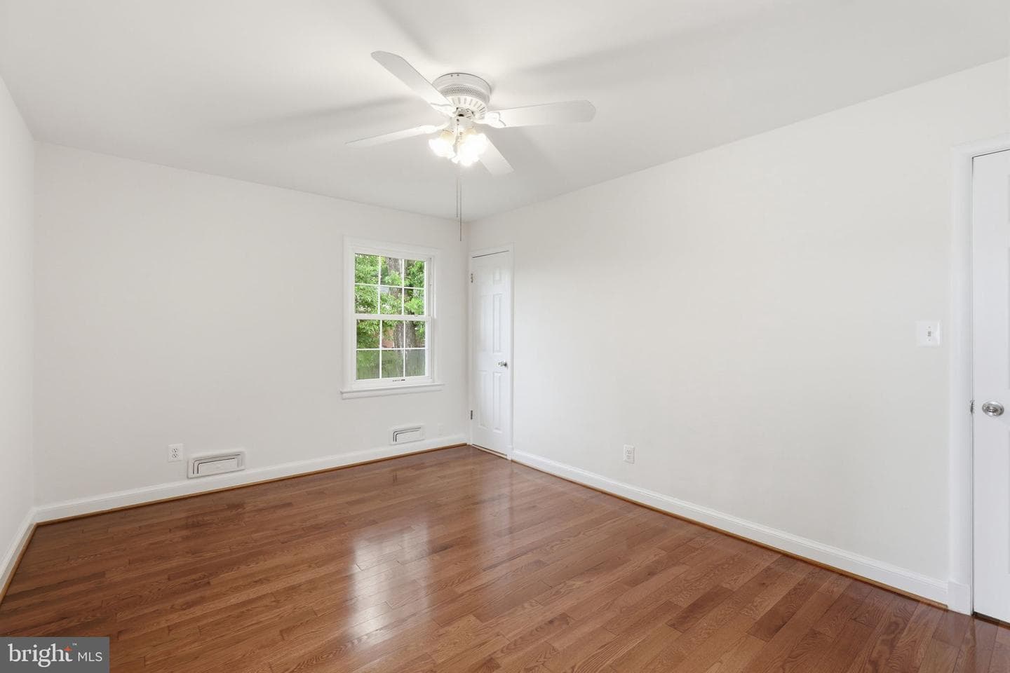 9706 Dameron Drive photo 14