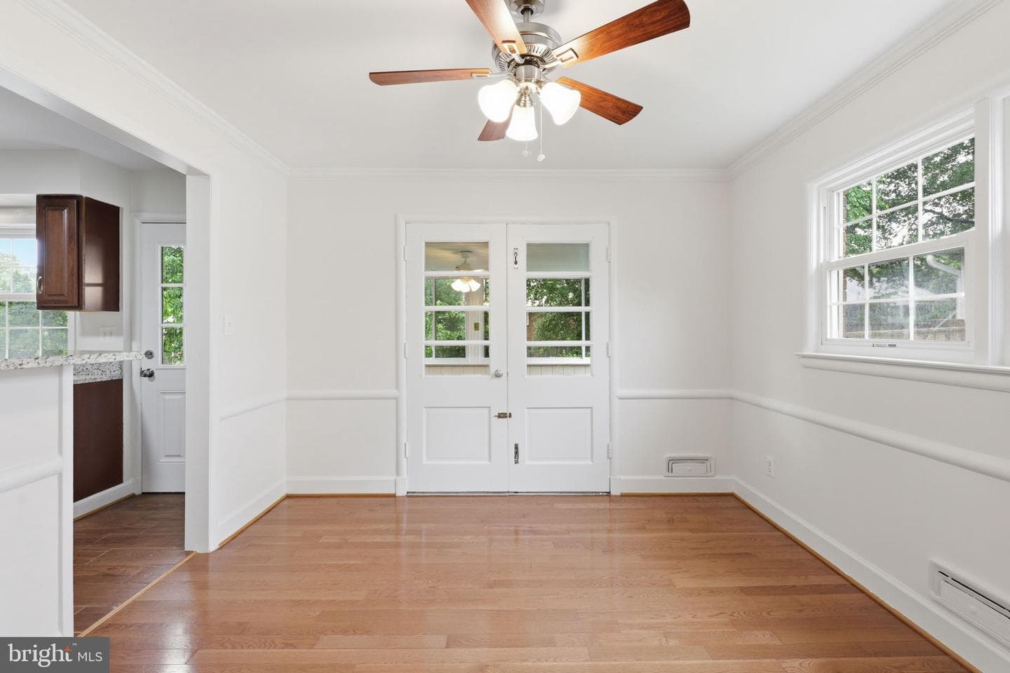 9706 Dameron Drive photo 3