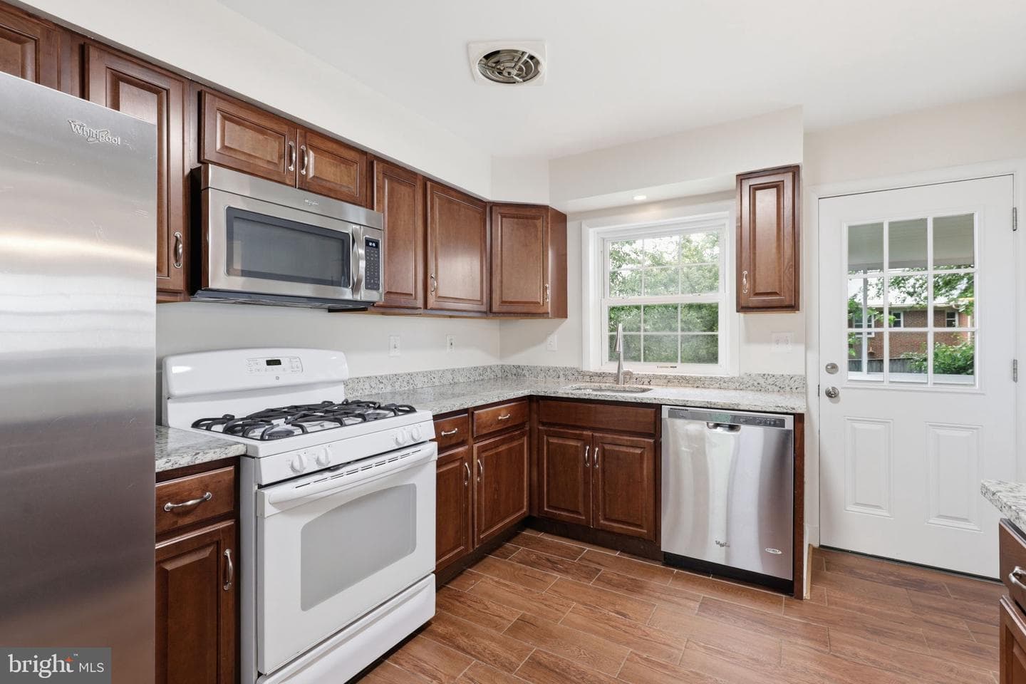 9706 Dameron Drive photo 8