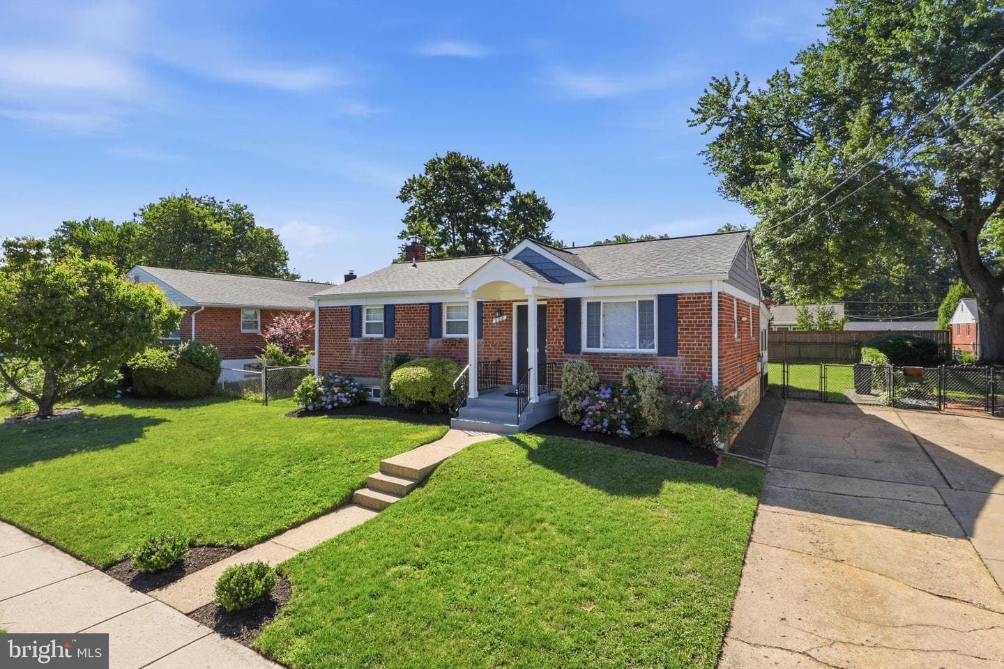 908 Gabel Street photo 2