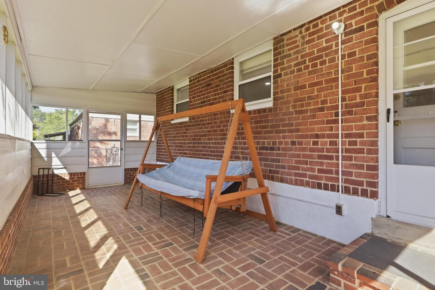 908 Gabel Street photo 24