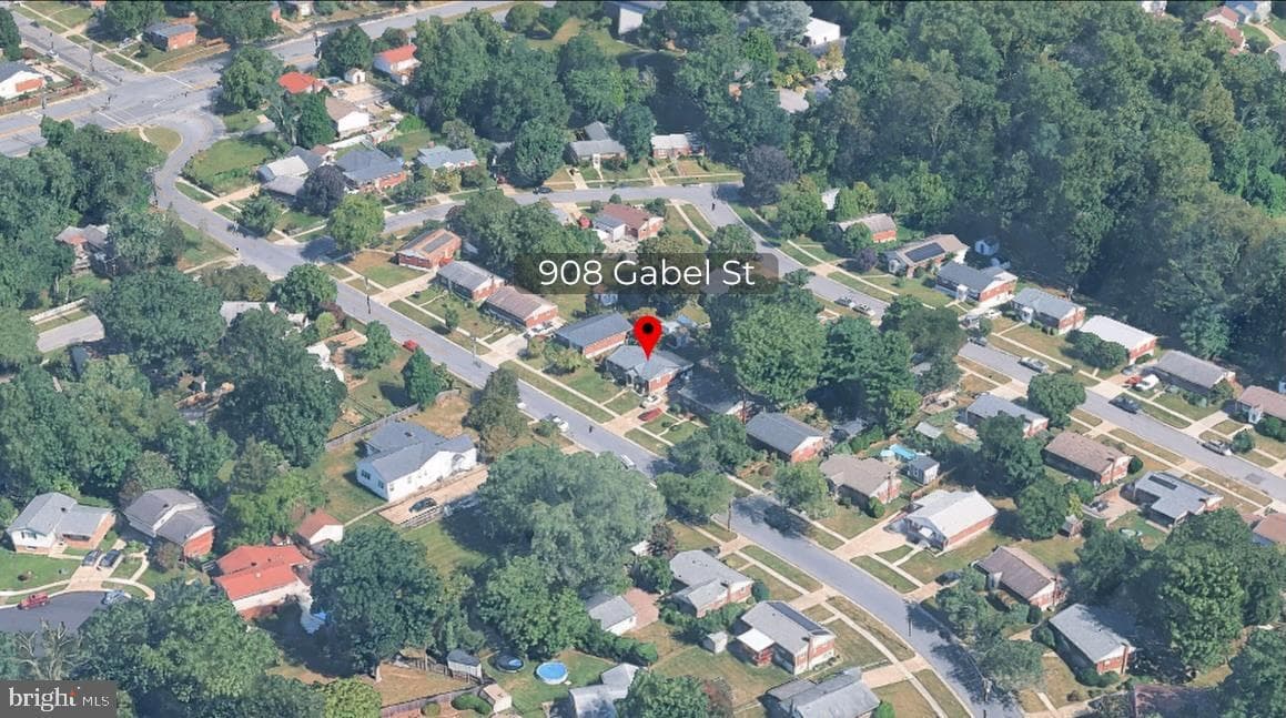 908 Gabel Street photo 38