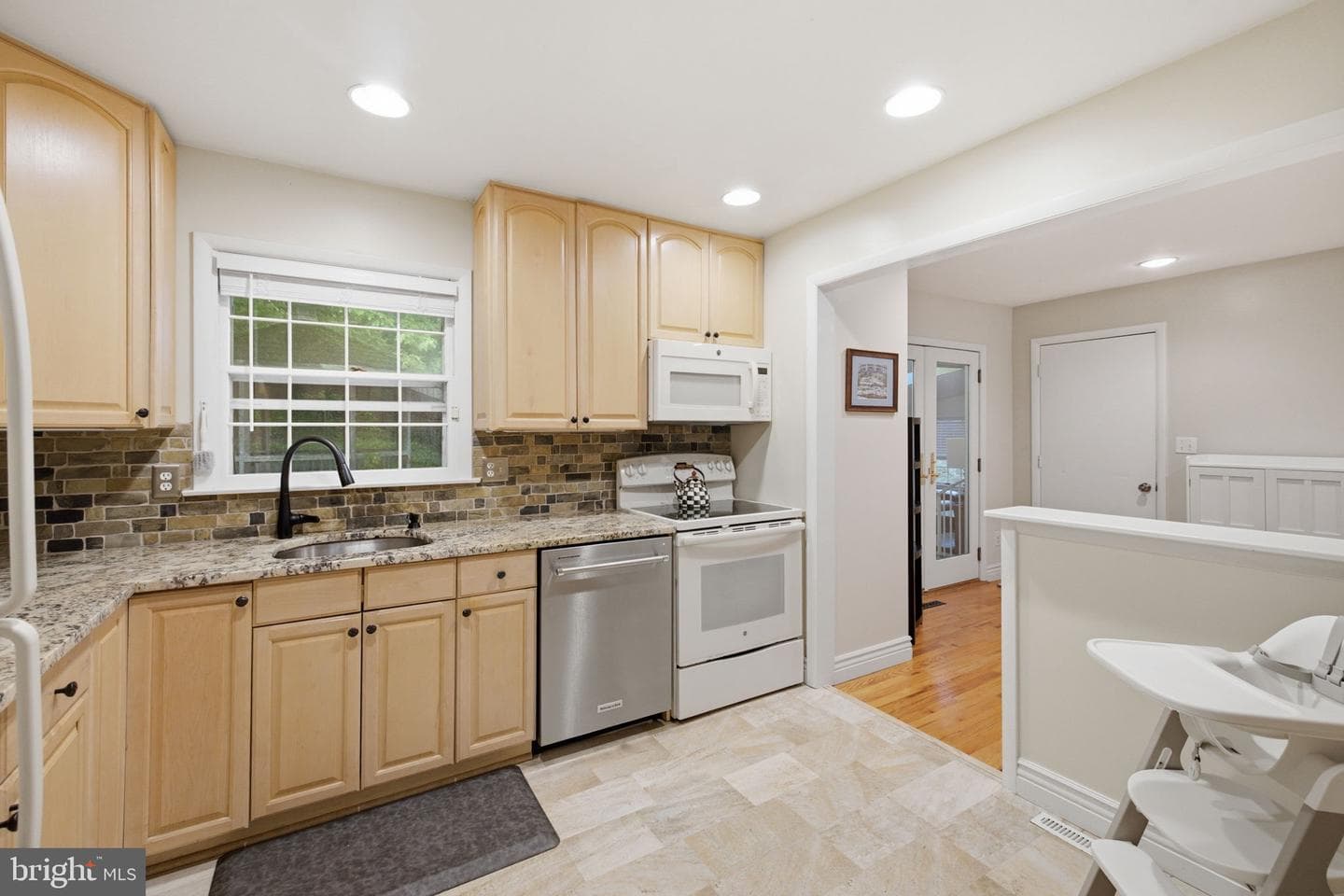 11937 Bayswater Road photo 13