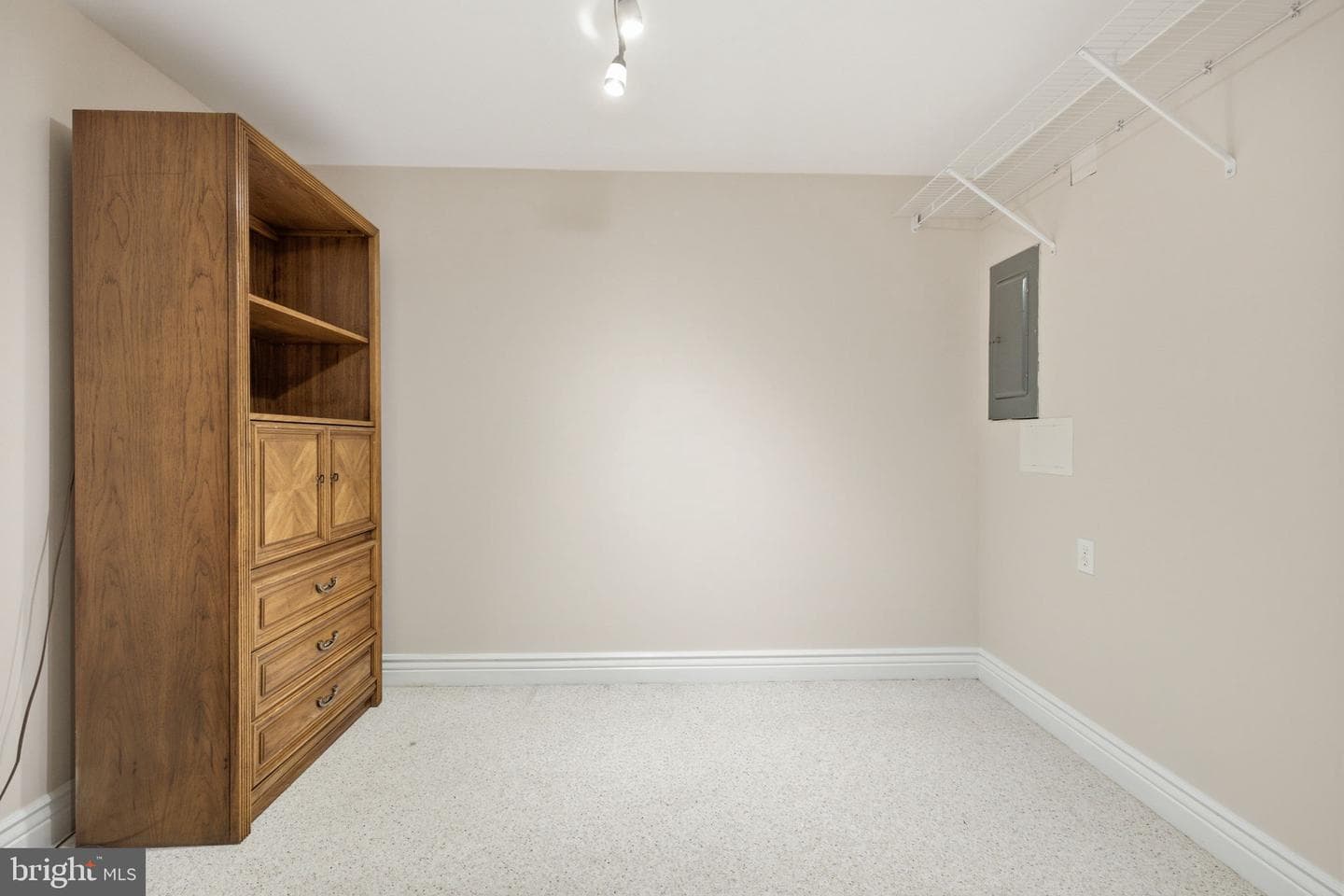 11937 Bayswater Road photo 36