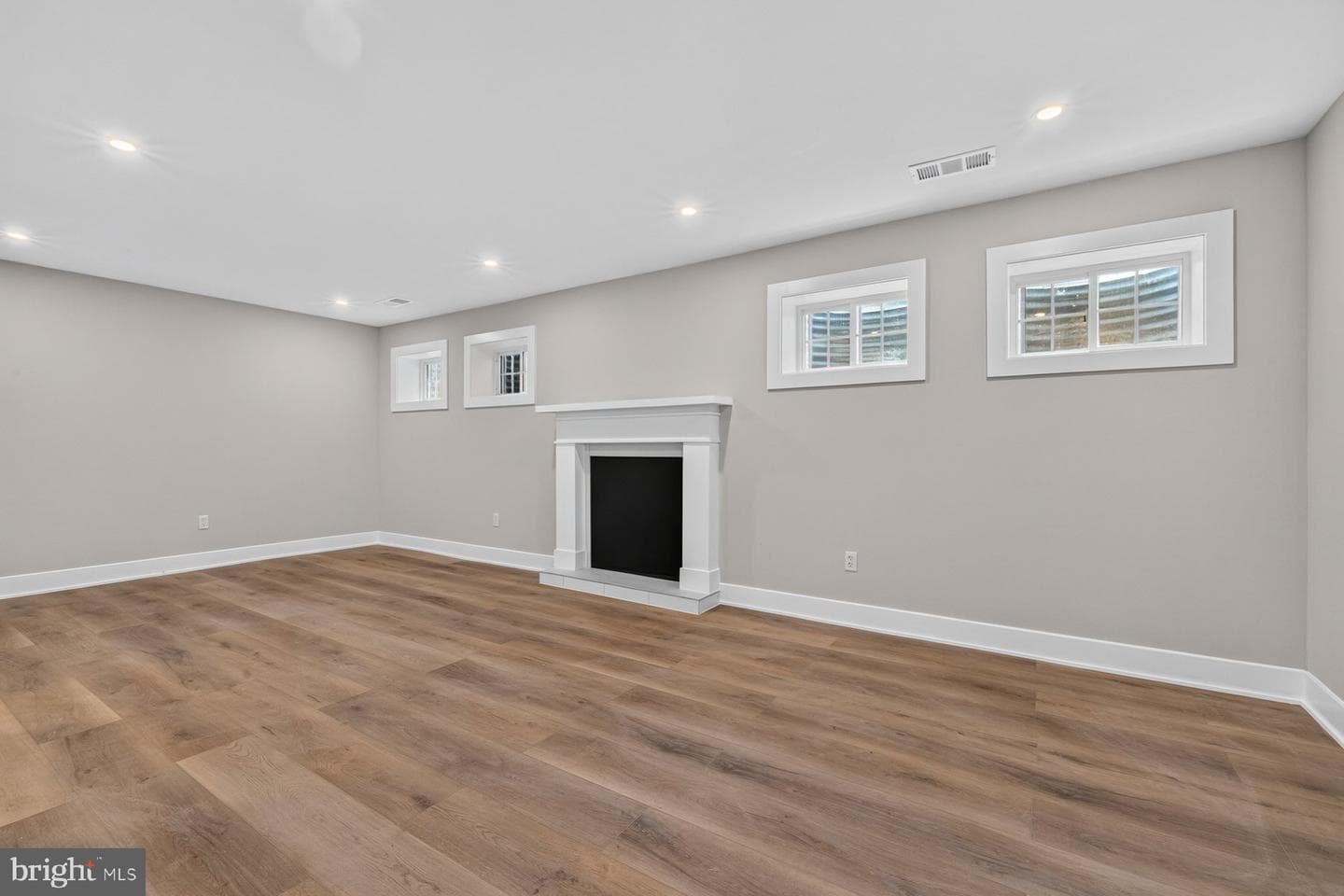2610 Silverdale Drive photo 30