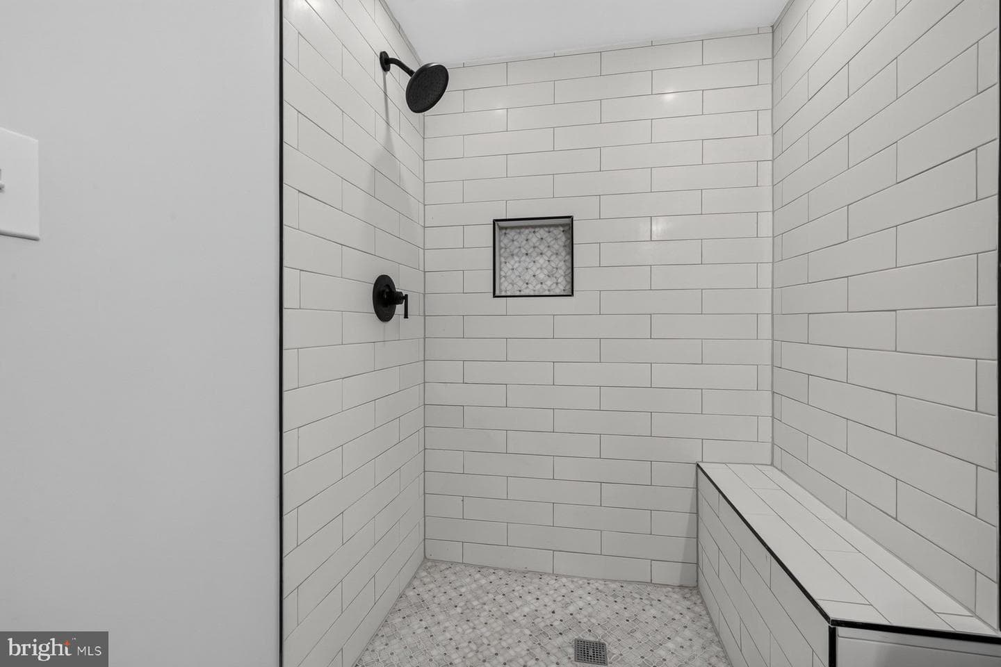 2610 Silverdale Drive photo 35