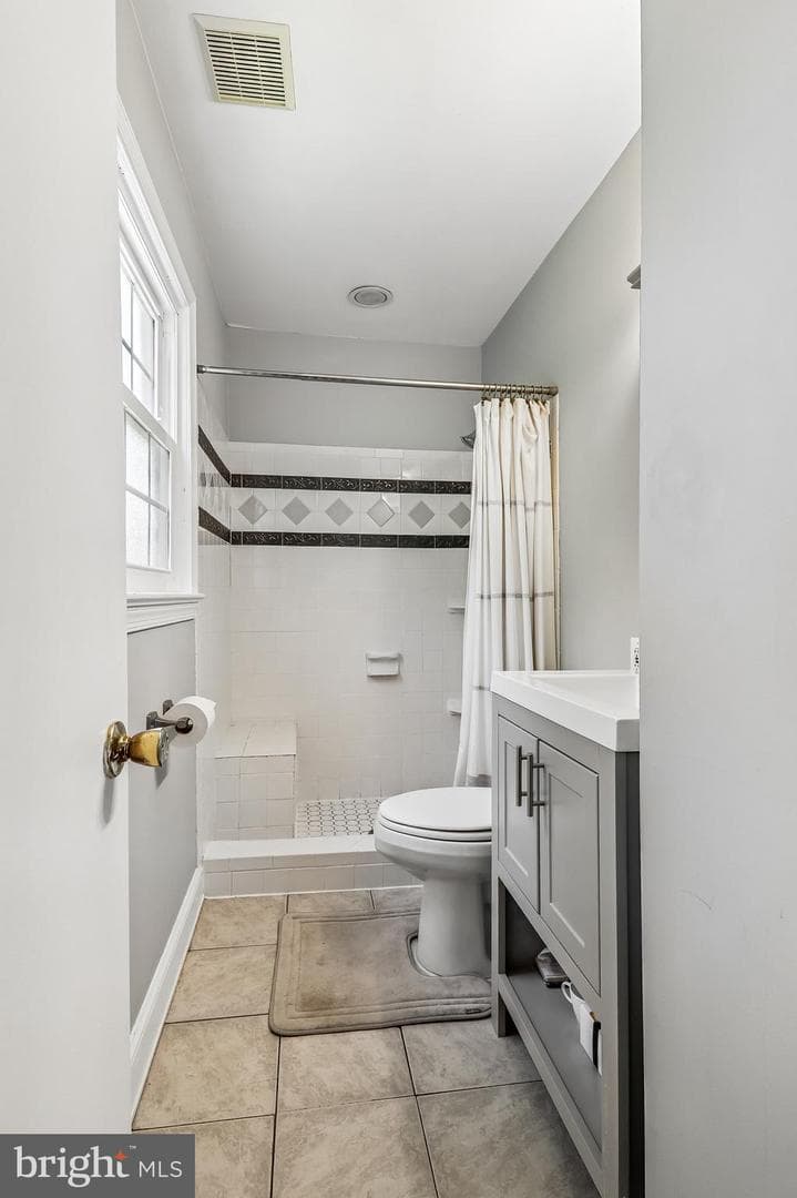 1002 Devere Drive photo 19