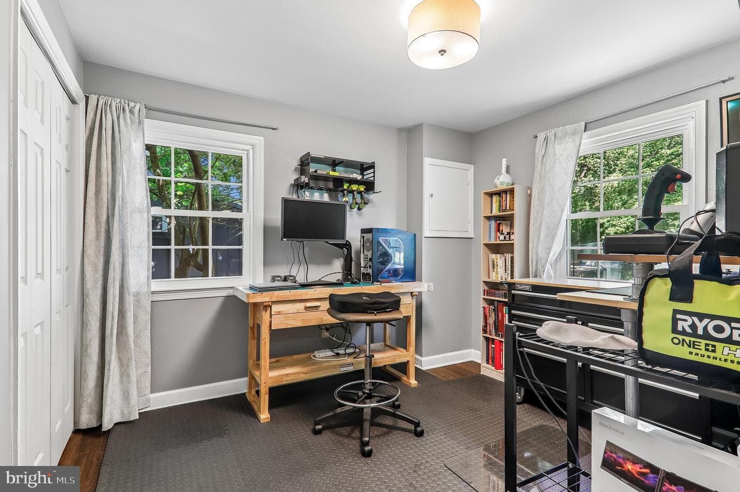 1002 Devere Drive photo 24