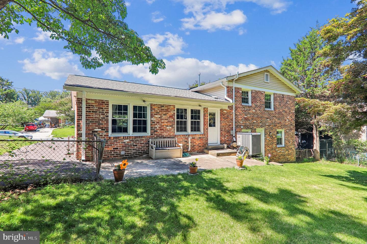 1002 Devere Drive photo 3
