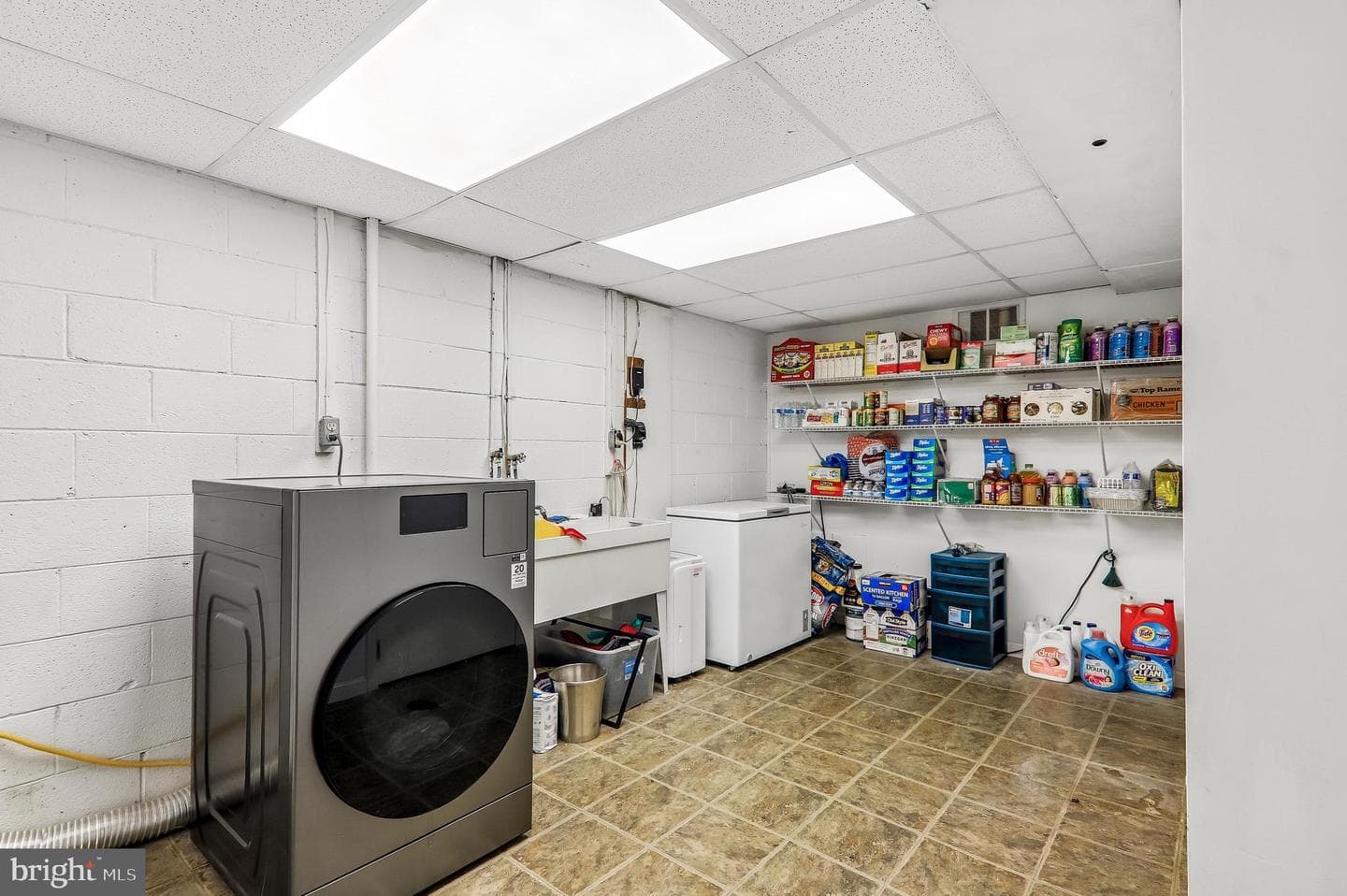 1002 Devere Drive photo 31