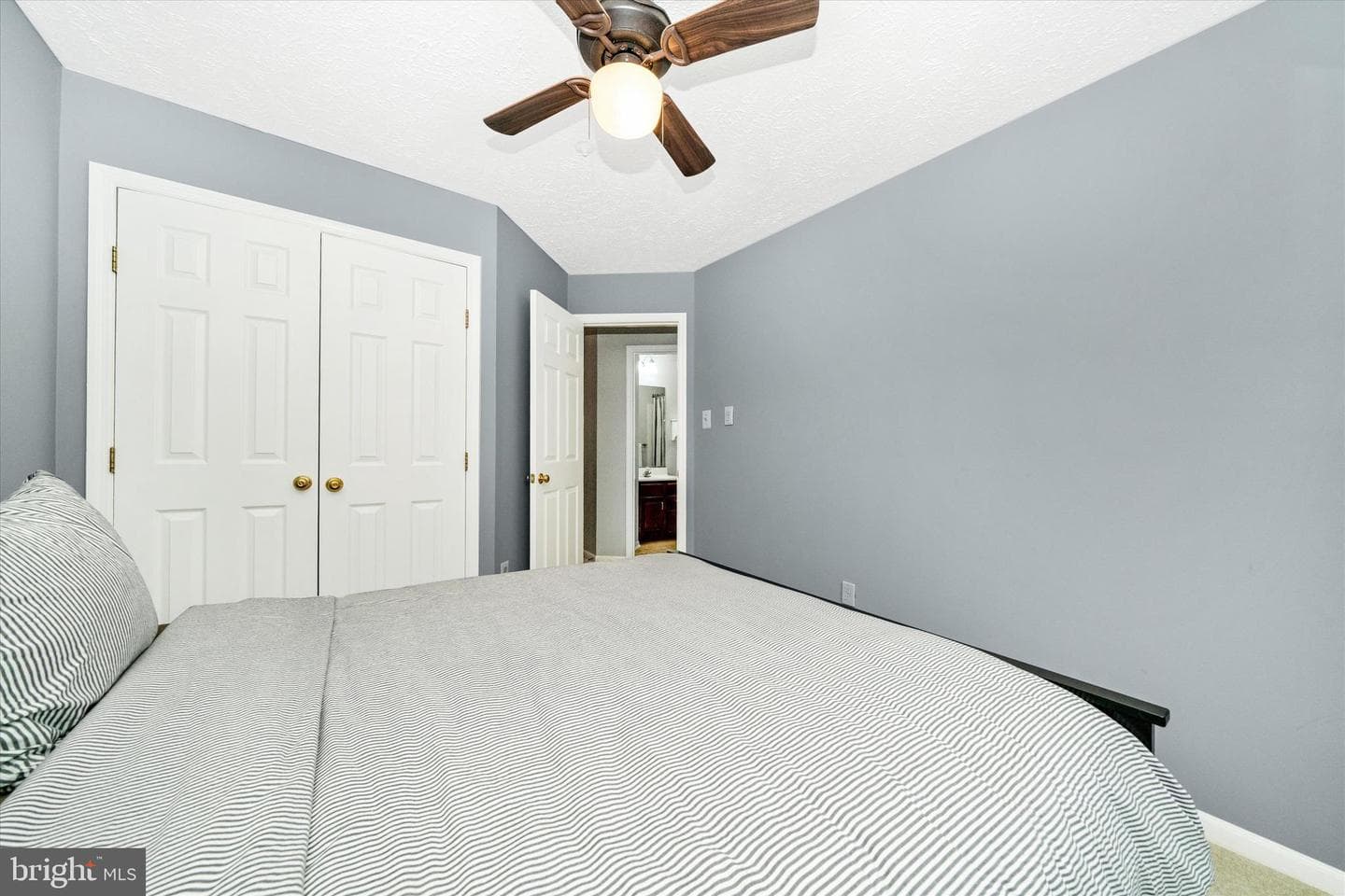 18637 Clovercrest Circle photo 27