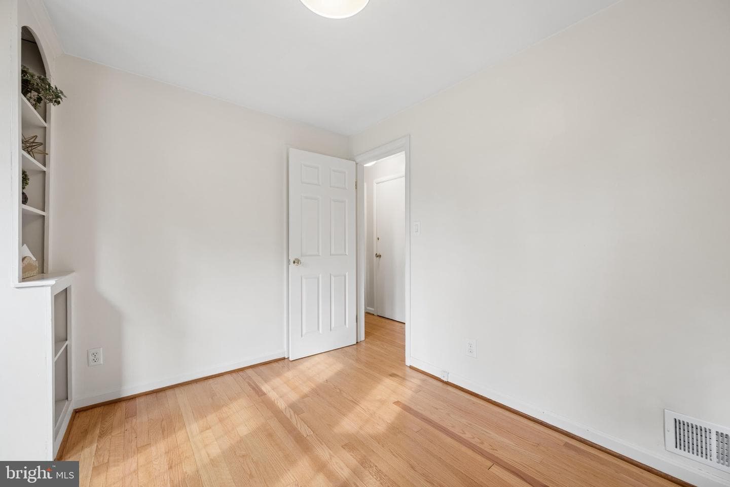 124 Chestnut Avenue photo 25