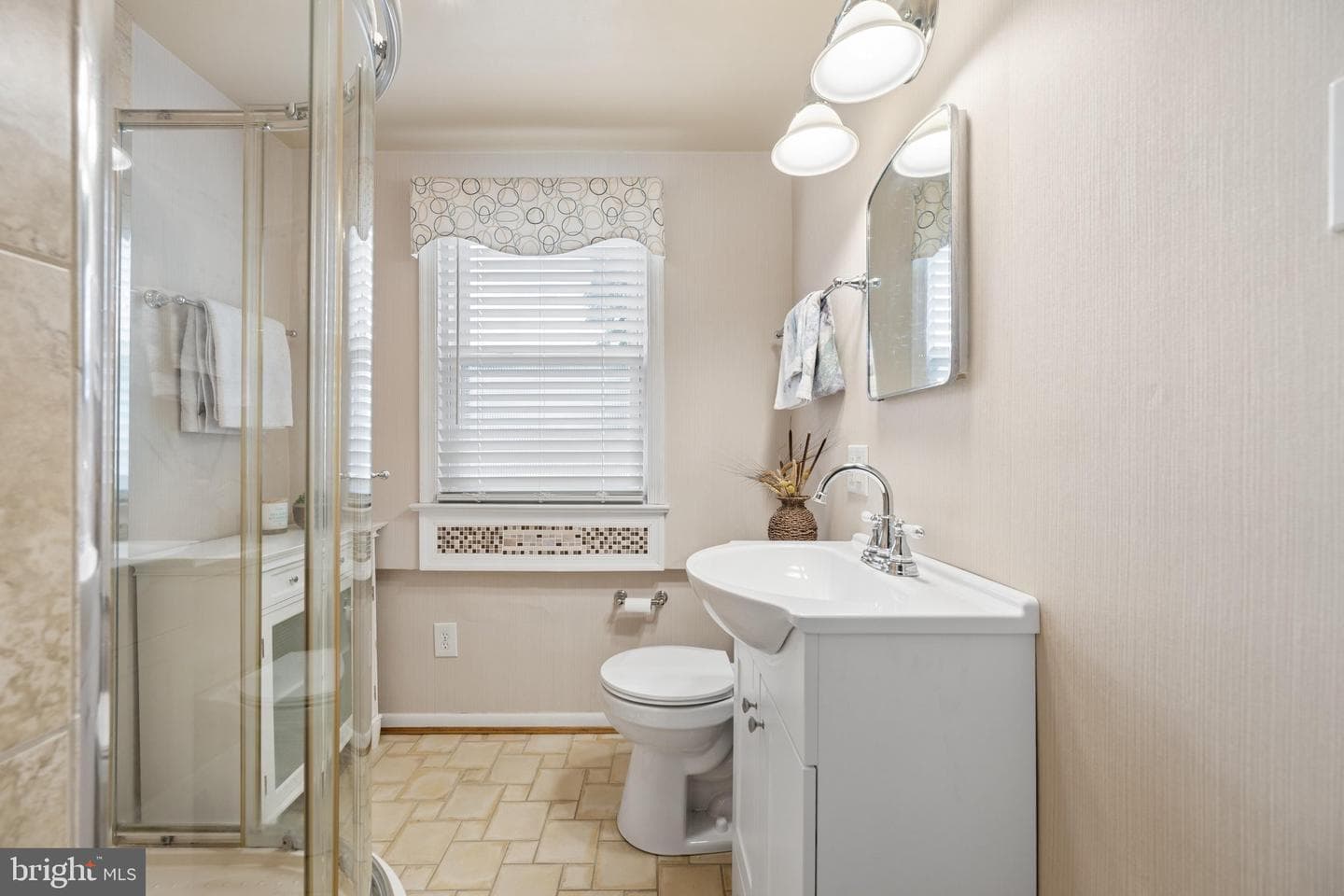124 Chestnut Avenue photo 40