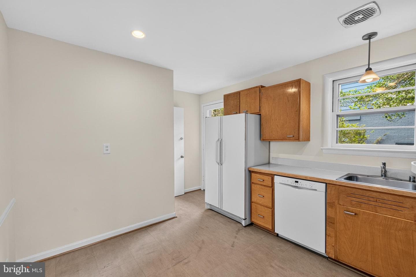 3505 Kensington Court photo 10