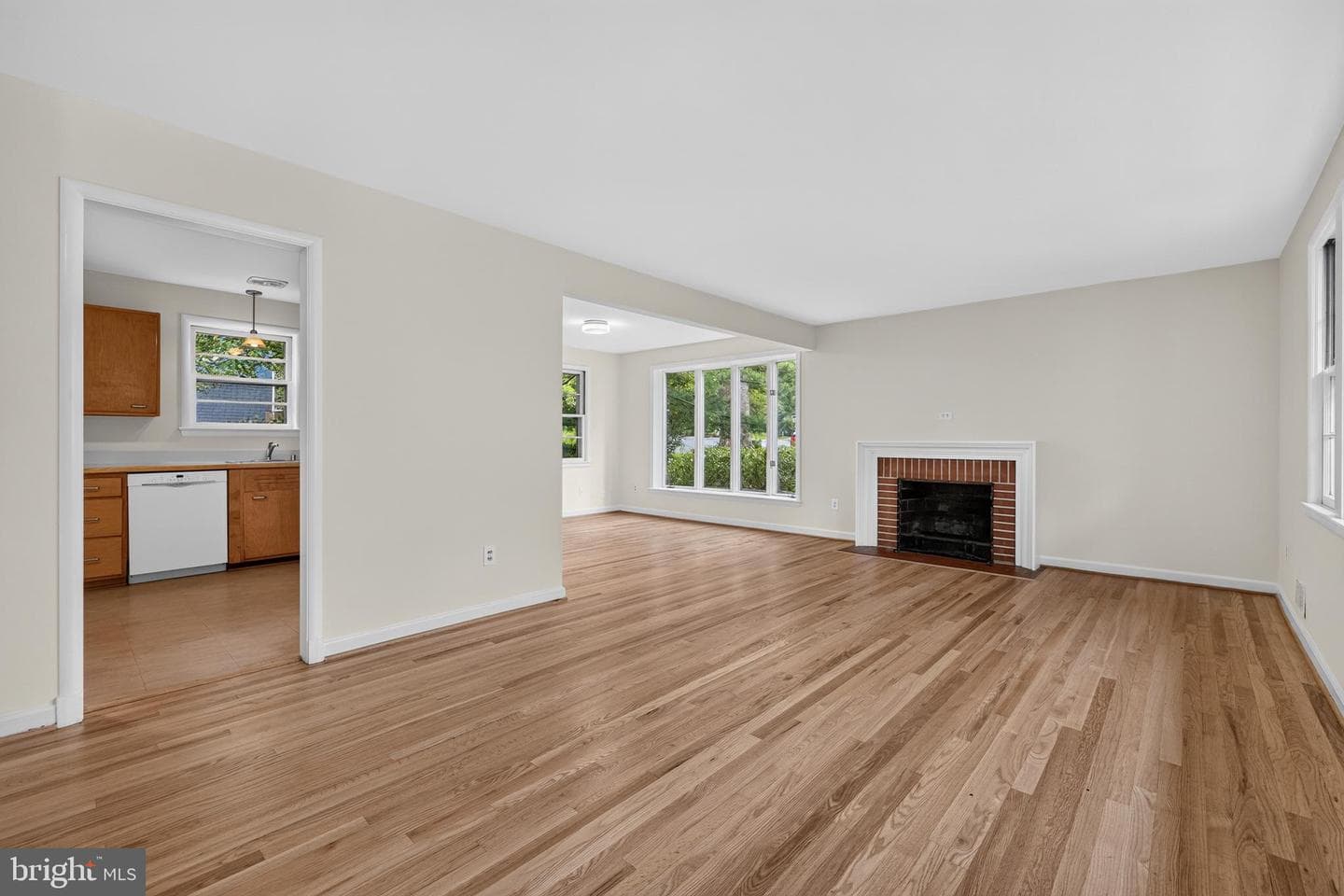 3505 Kensington Court photo 3