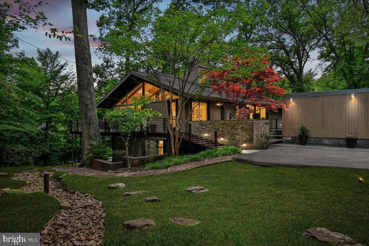 6620 Fernwood Court, Bethesda