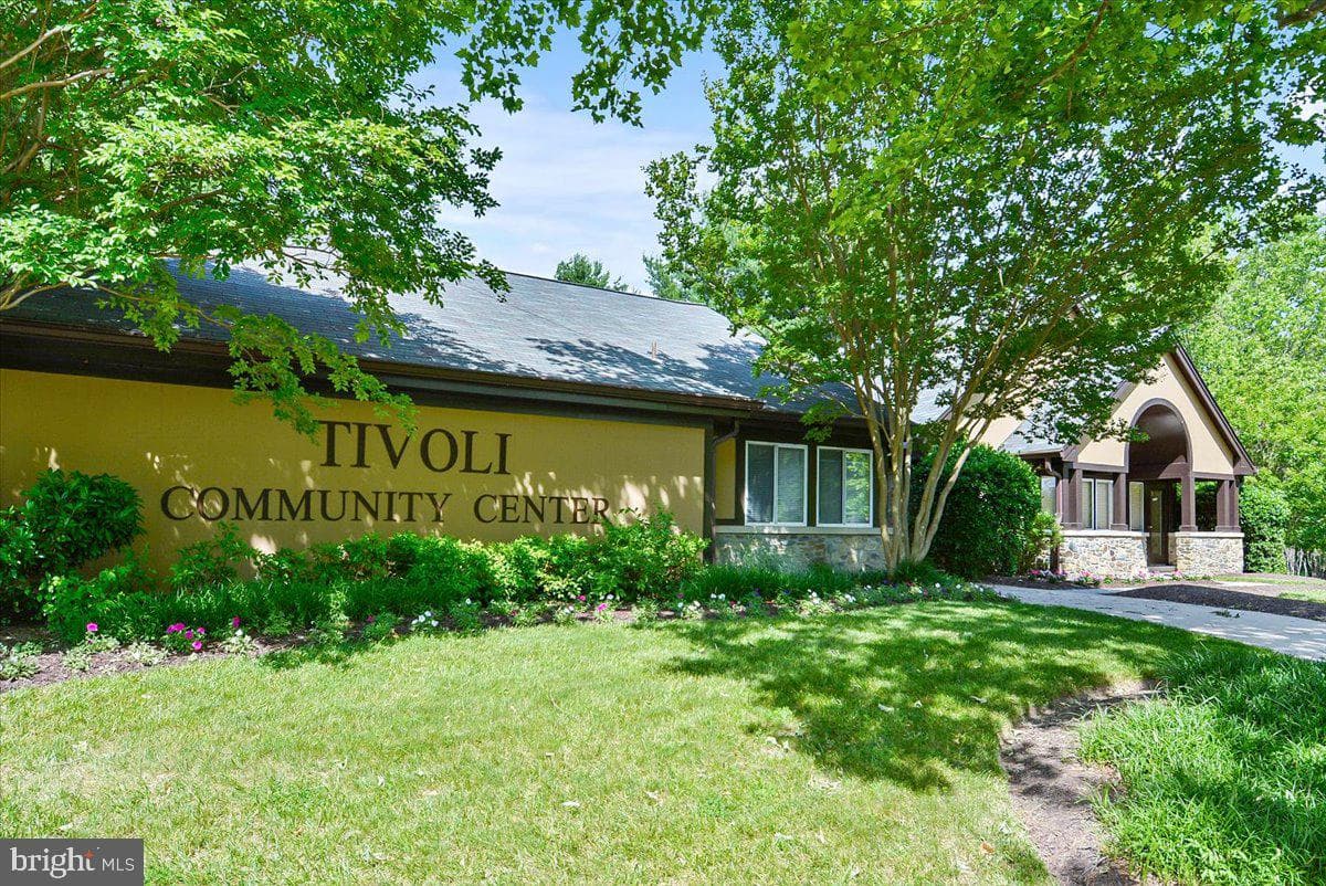 25 Tivoli Lake Court photo 77