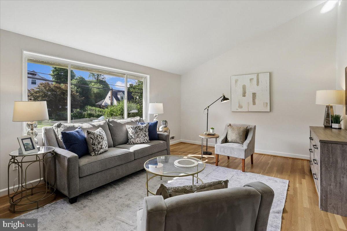 3515 Kayson Street photo 5