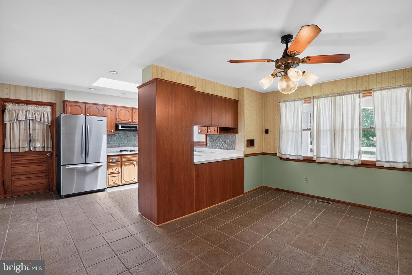 22300 Peach Tree Road photo 17