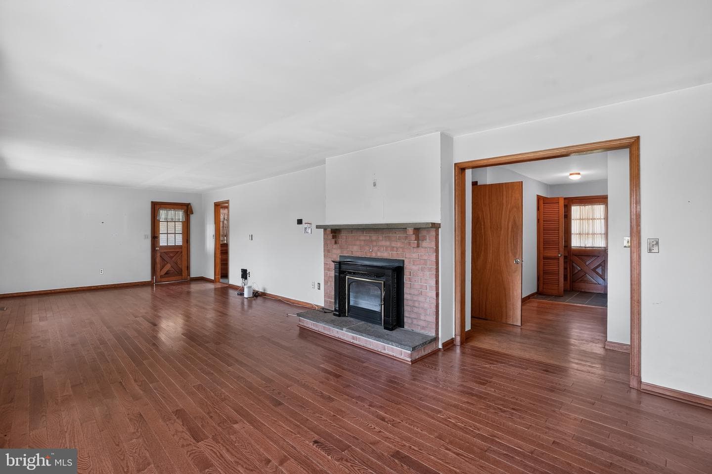 22300 Peach Tree Road photo 22
