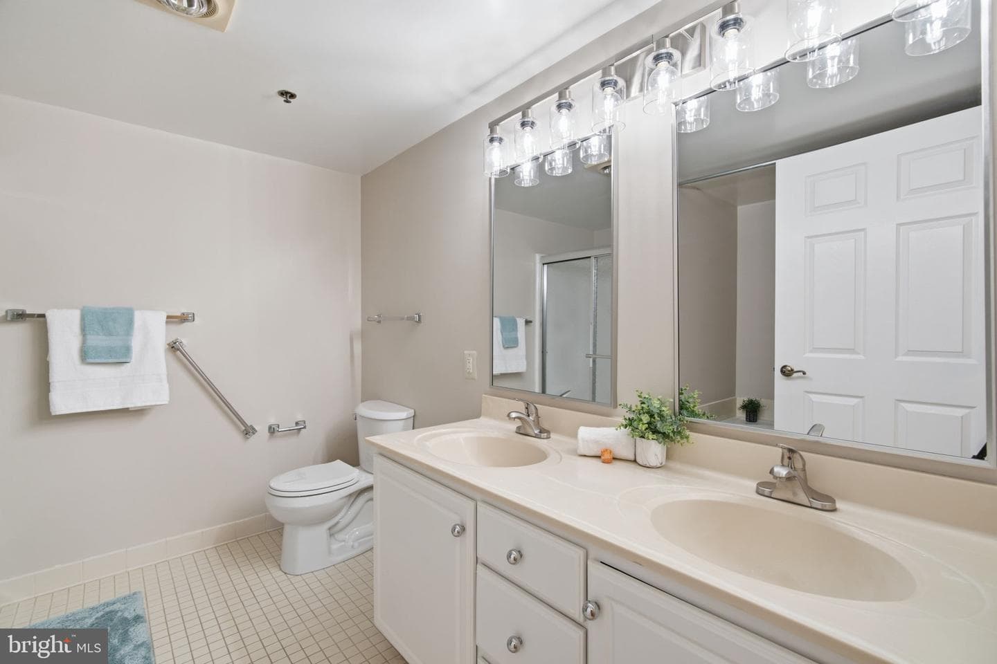14805 Pennfield Circle #304 photo 20
