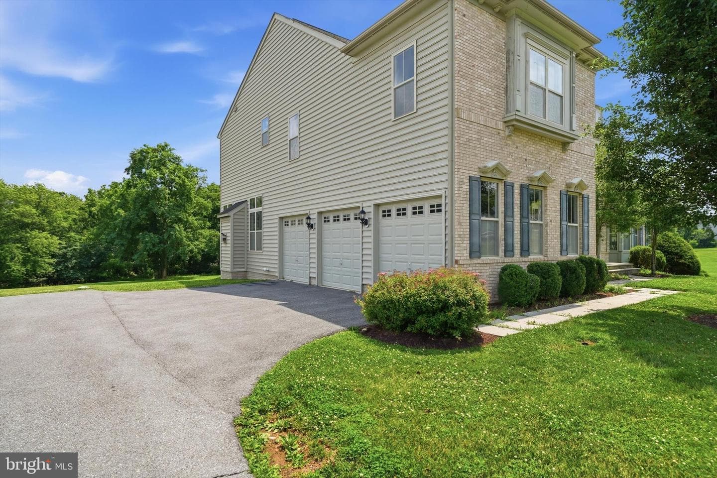 9010 Damascus Hills Ln photo 2