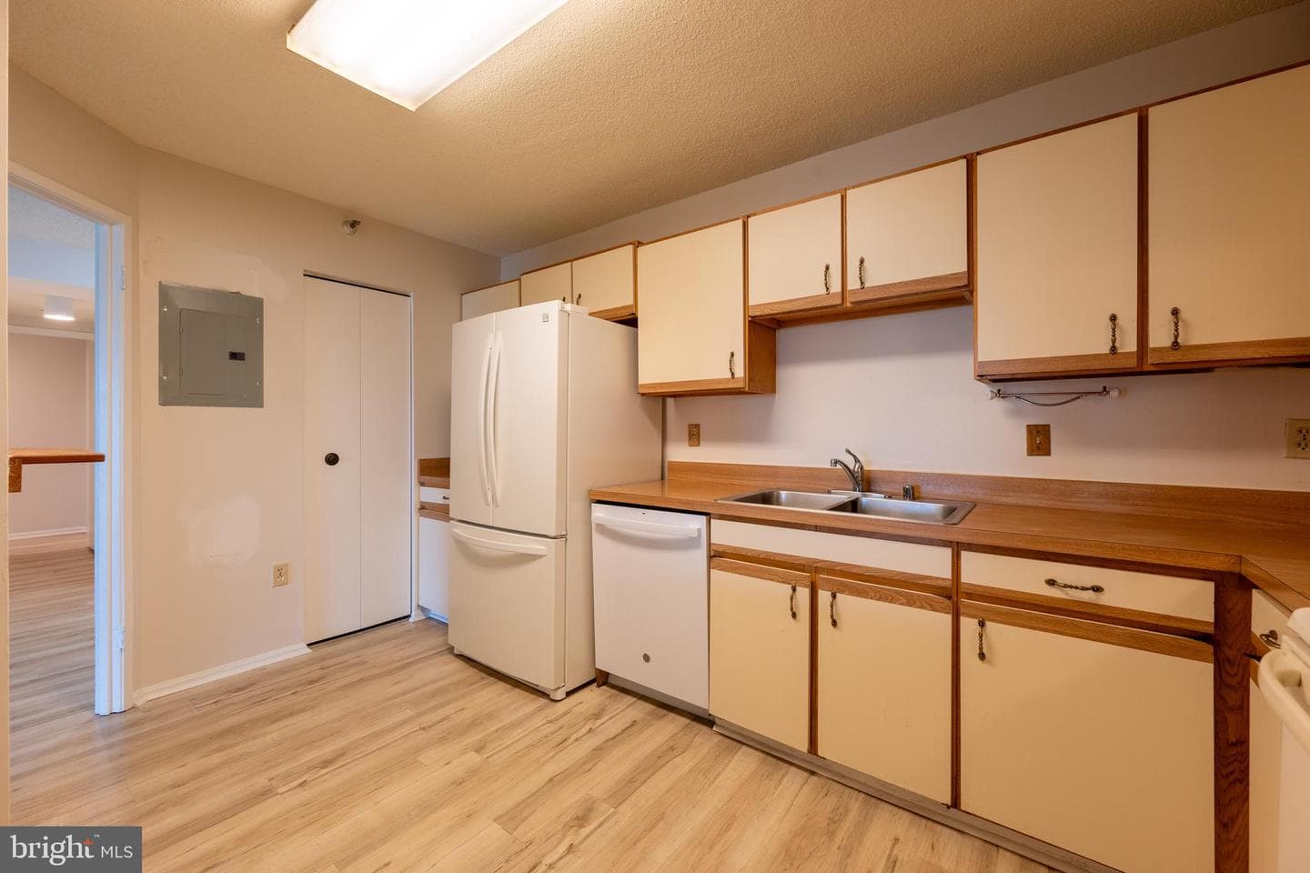 15101 Interlachen Drive #1-924 photo 12