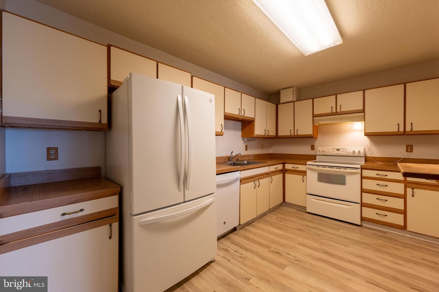 15101 Interlachen Drive #1-924 photo 13