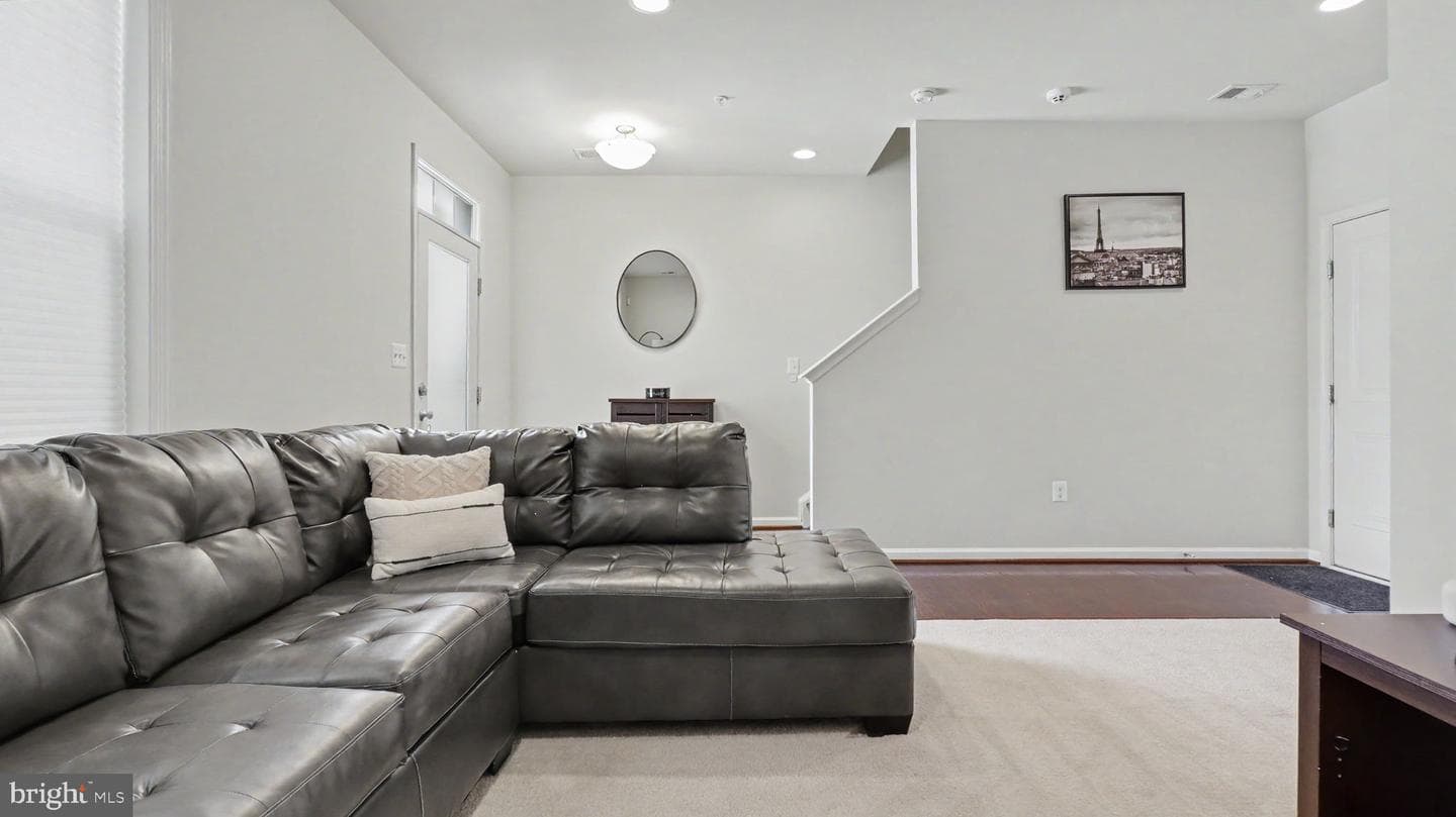 13813 Byrne Park Drive photo 8