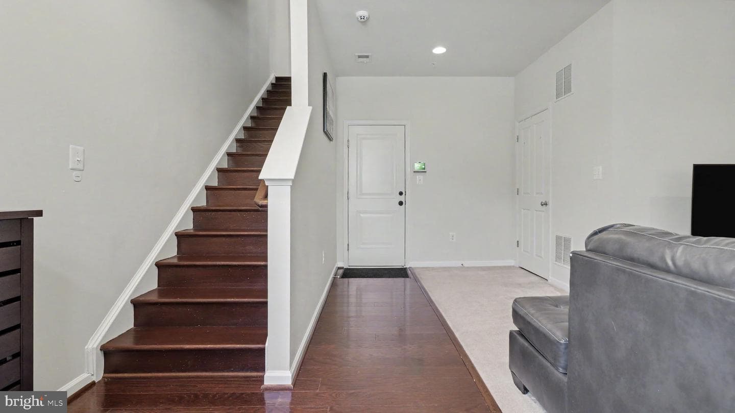 13813 Byrne Park Drive photo 9