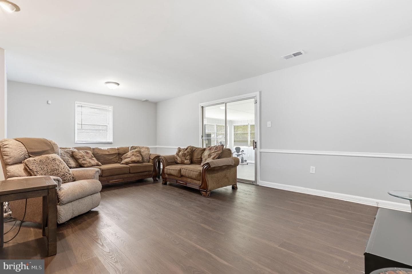 3421 Canberra Street photo 23
