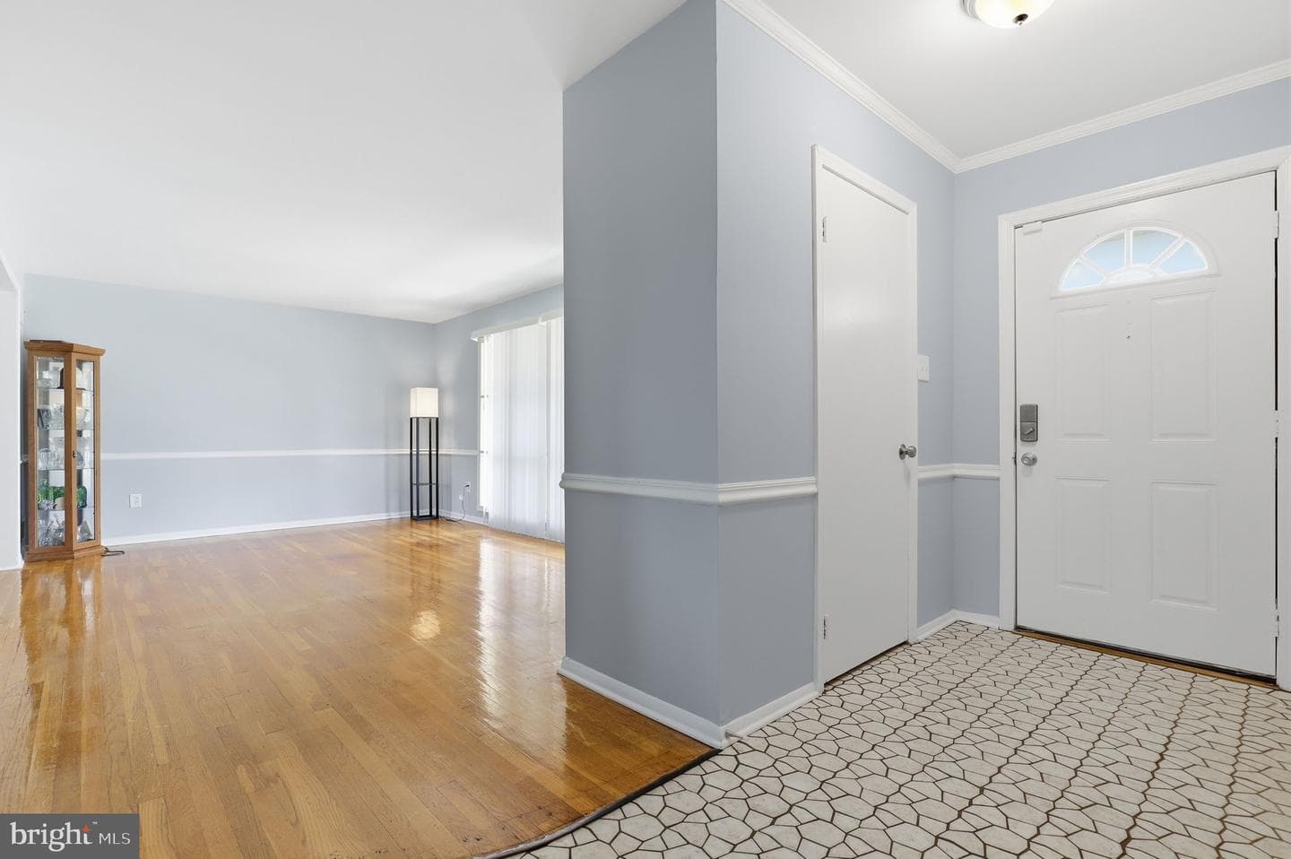 3421 Canberra Street photo 4