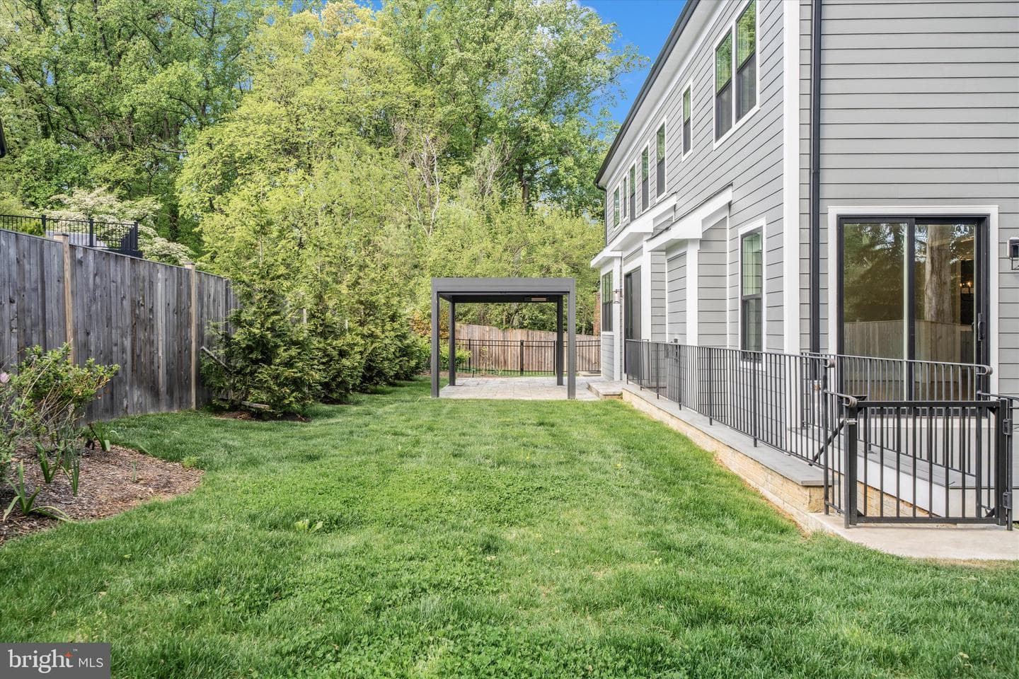 8104 Woodhaven Boulevard photo 67