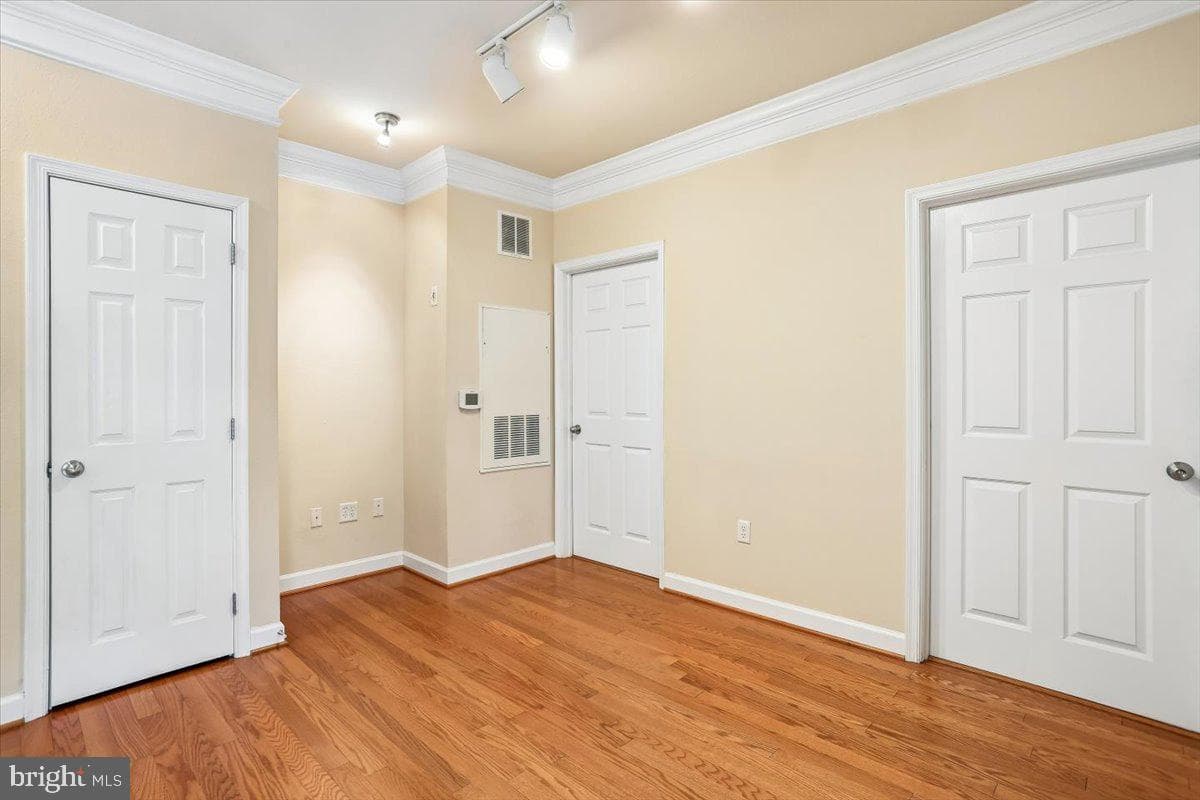 501 Hungerford Drive #105 photo 16