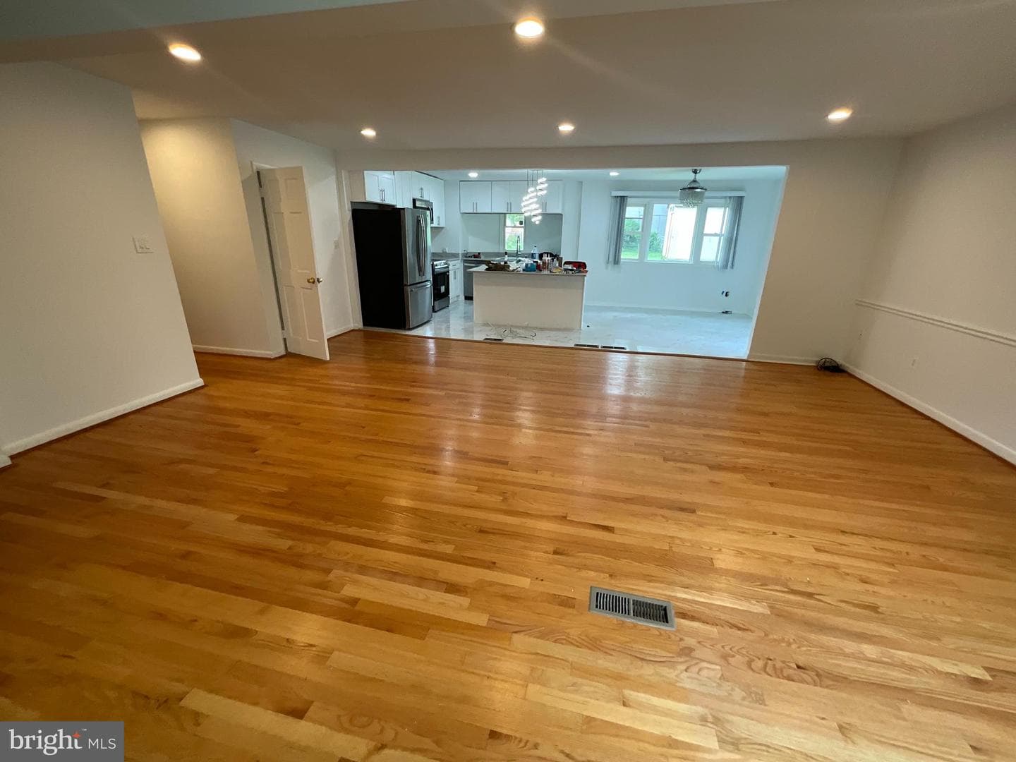 10708 Meadowhill Road photo 4