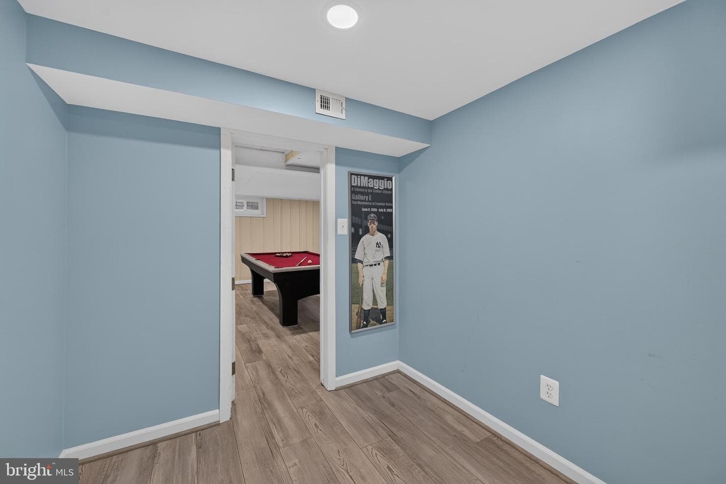 9908 Dickens Avenue photo 28