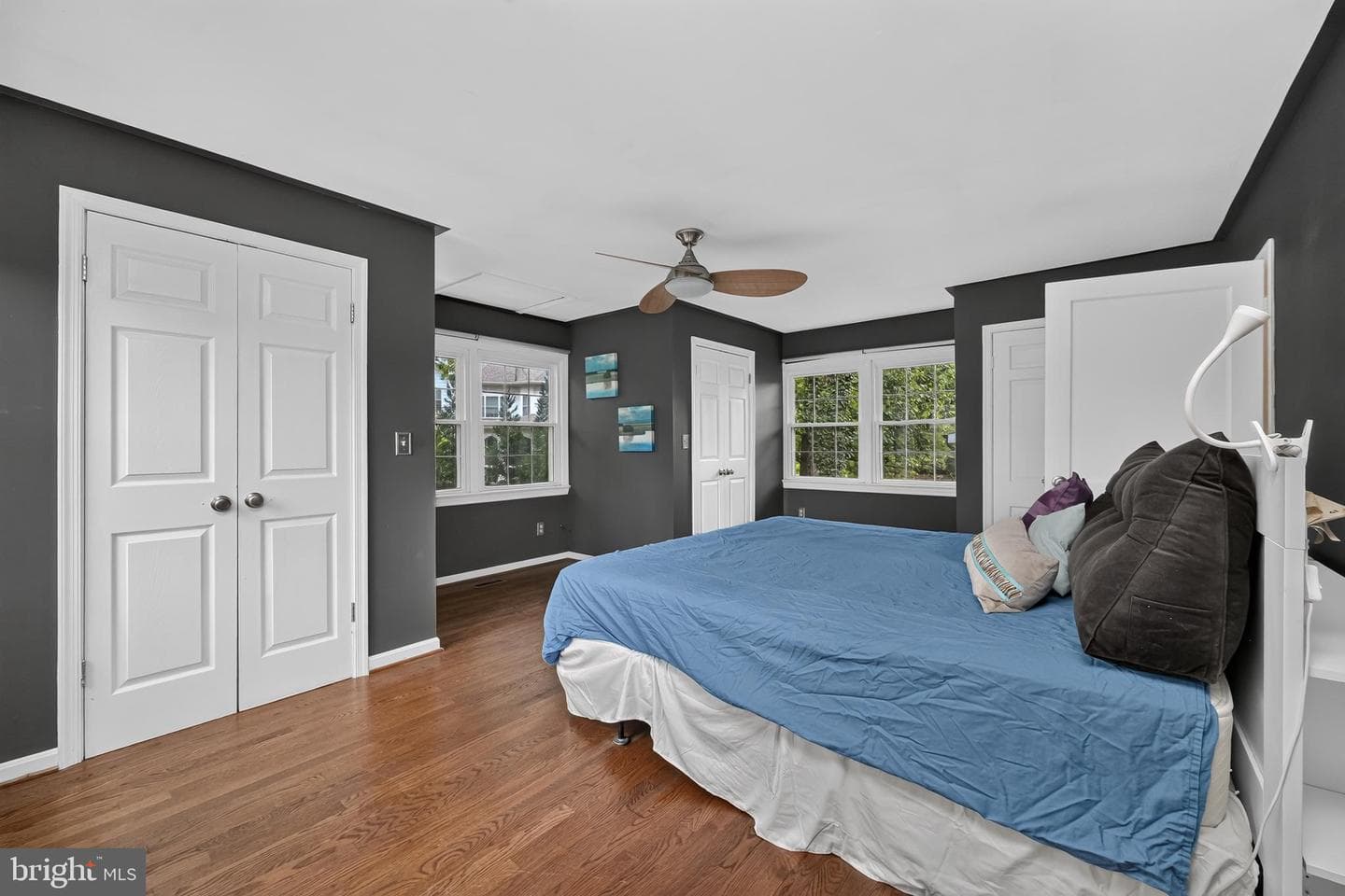 9908 Dickens Avenue photo 31