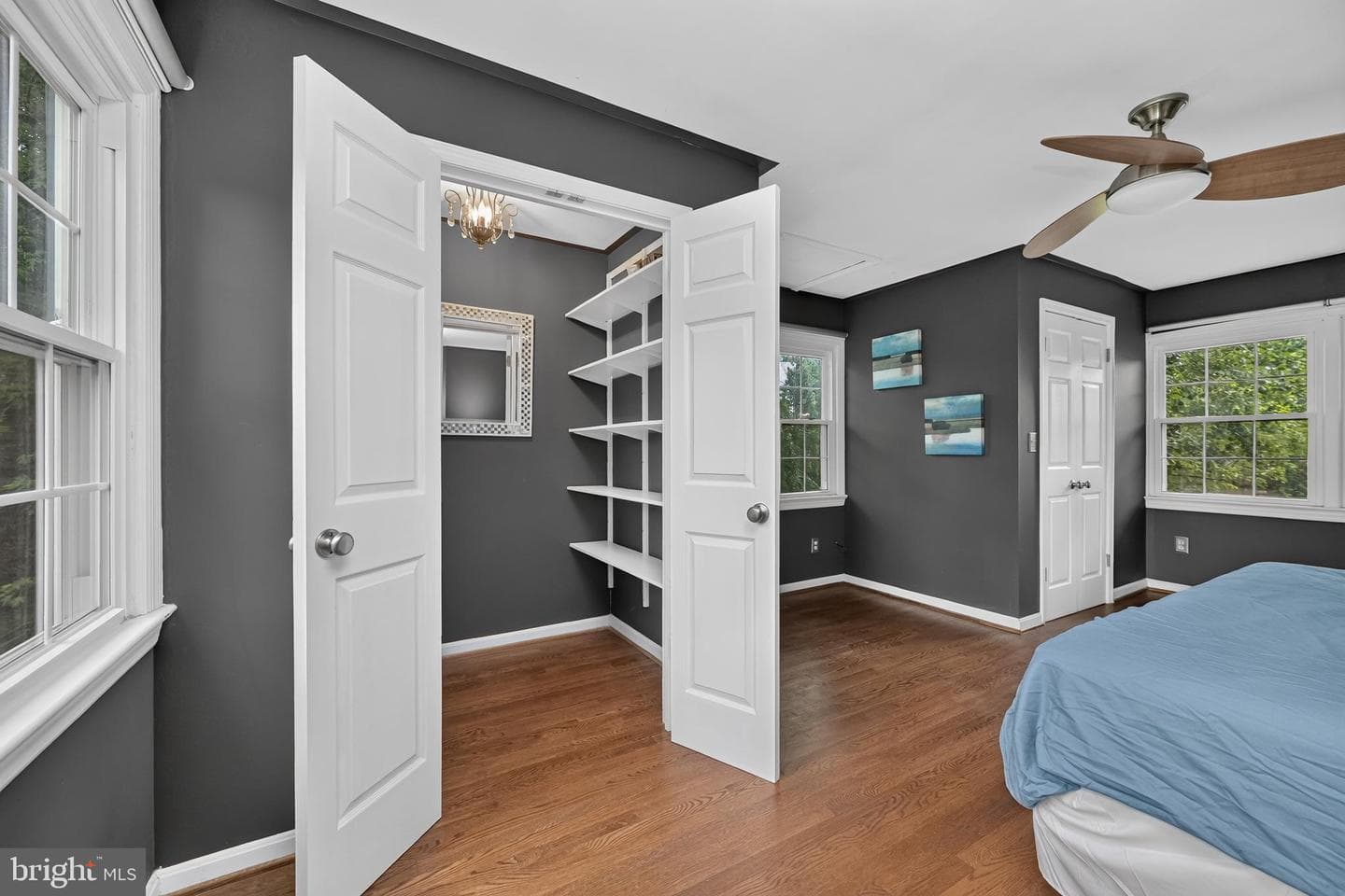9908 Dickens Avenue photo 32