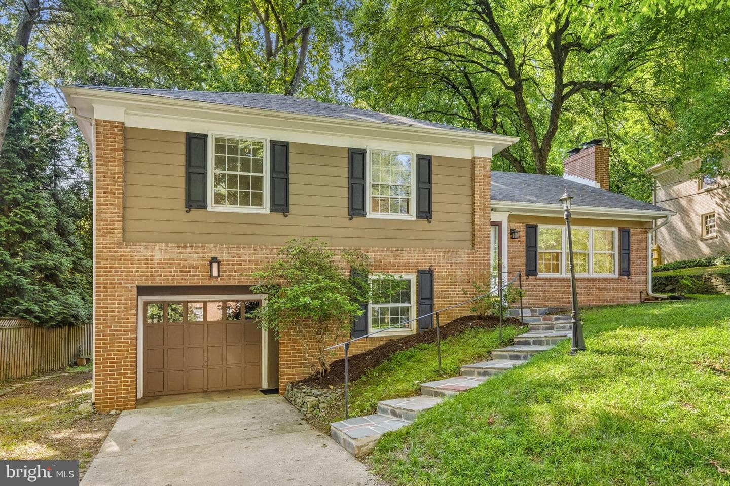 3406 Glenmoor Drive photo 2