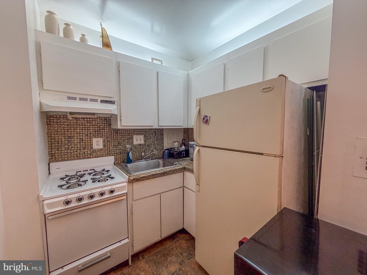 5500 Friendship Boulevard #1725n photo 11
