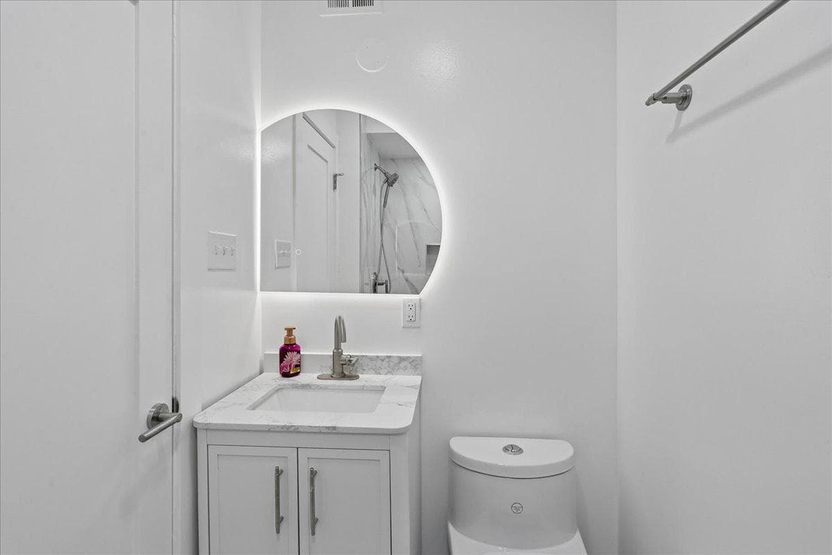 8607 Wild Olive Drive photo 20