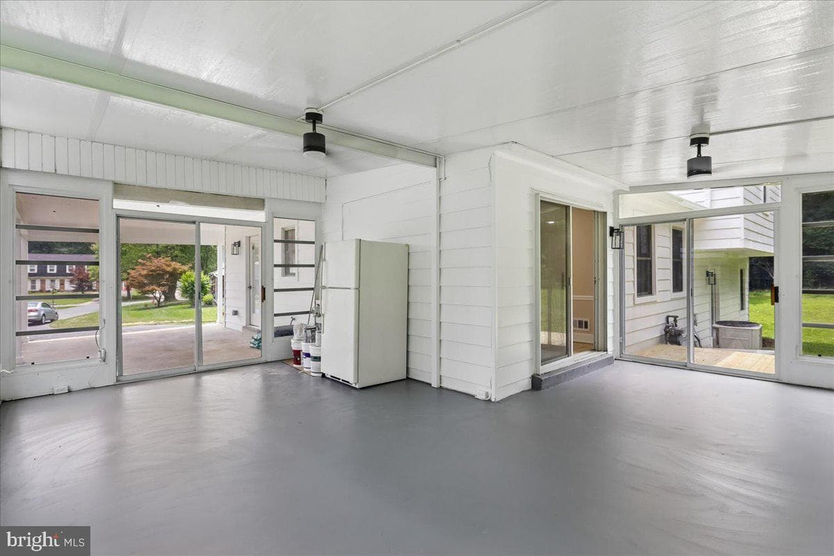 8607 Wild Olive Drive photo 30