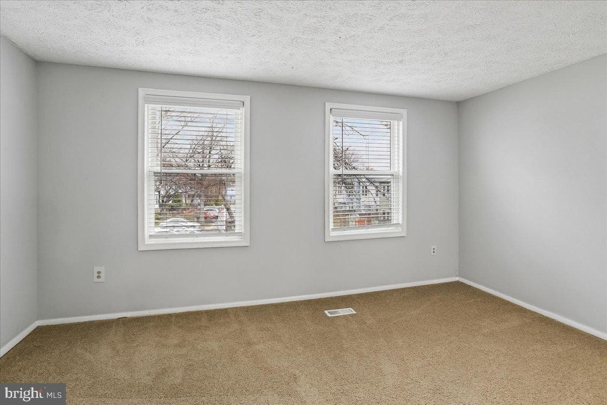 2839 Shepperton Terrace photo 12