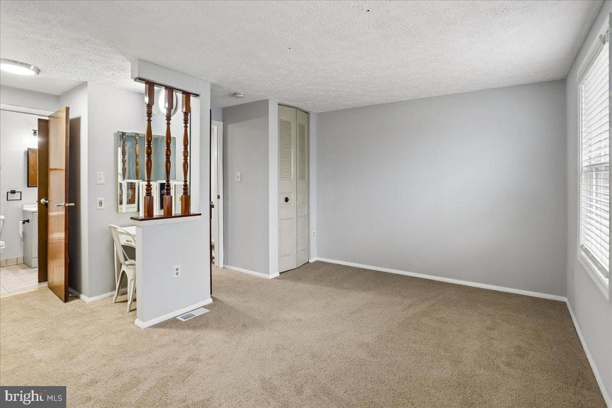 2839 Shepperton Terrace photo 13