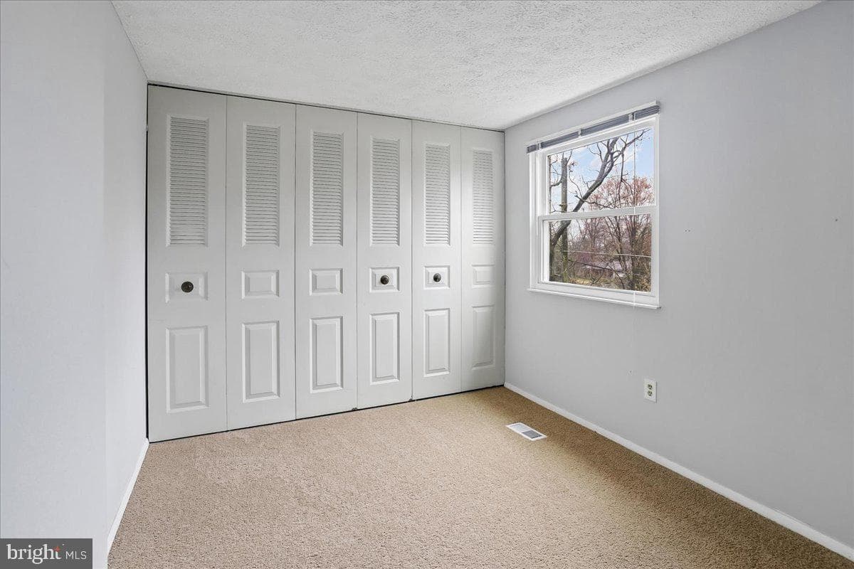 2839 Shepperton Terrace photo 16