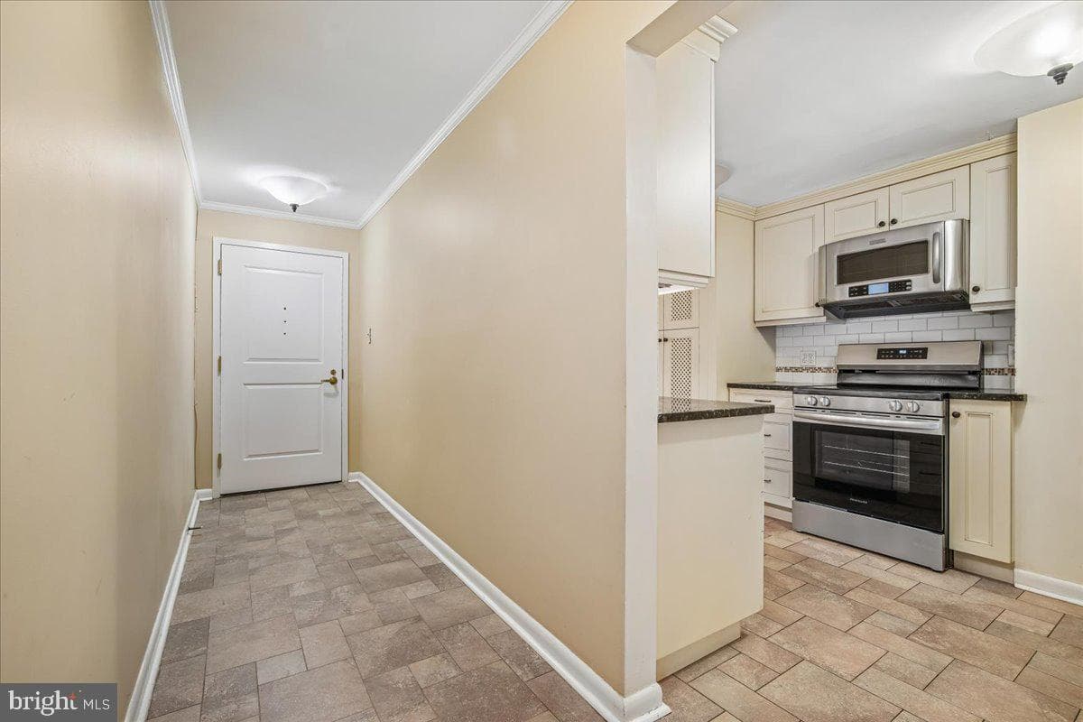 4601 N Park Avenue #412 photo 6