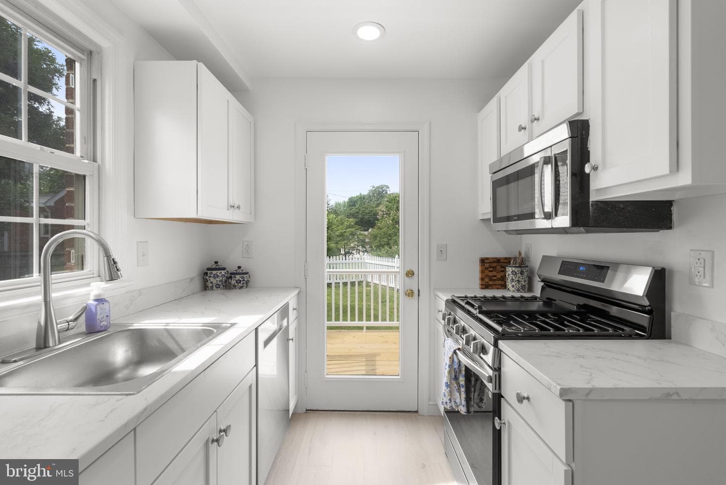 10511 Lorain Avenue photo 19