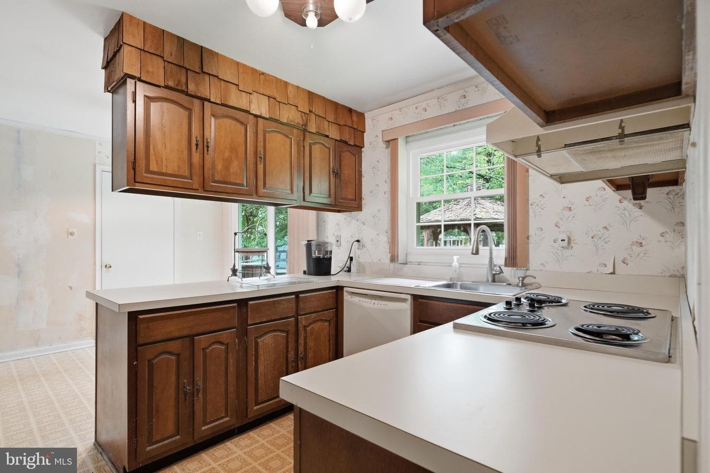 14008 Breeze Hill Lane photo 28